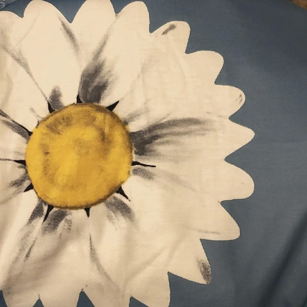 Summer Daisy Blue Short Sleeve T-Shirt Size L